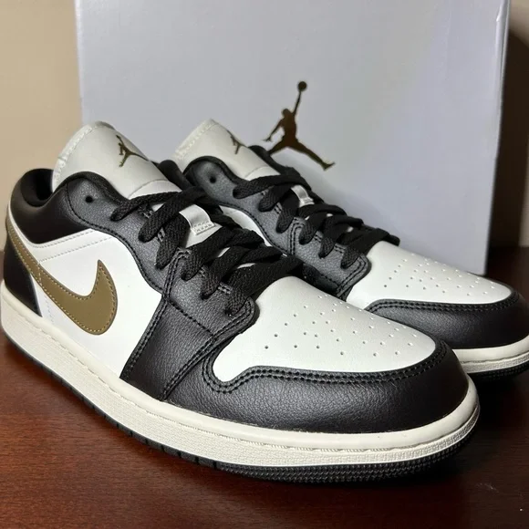 Nike Air Jordan 1 Low Shadow Brown (Size 9M / 10.5W) - Picture 8 of 16